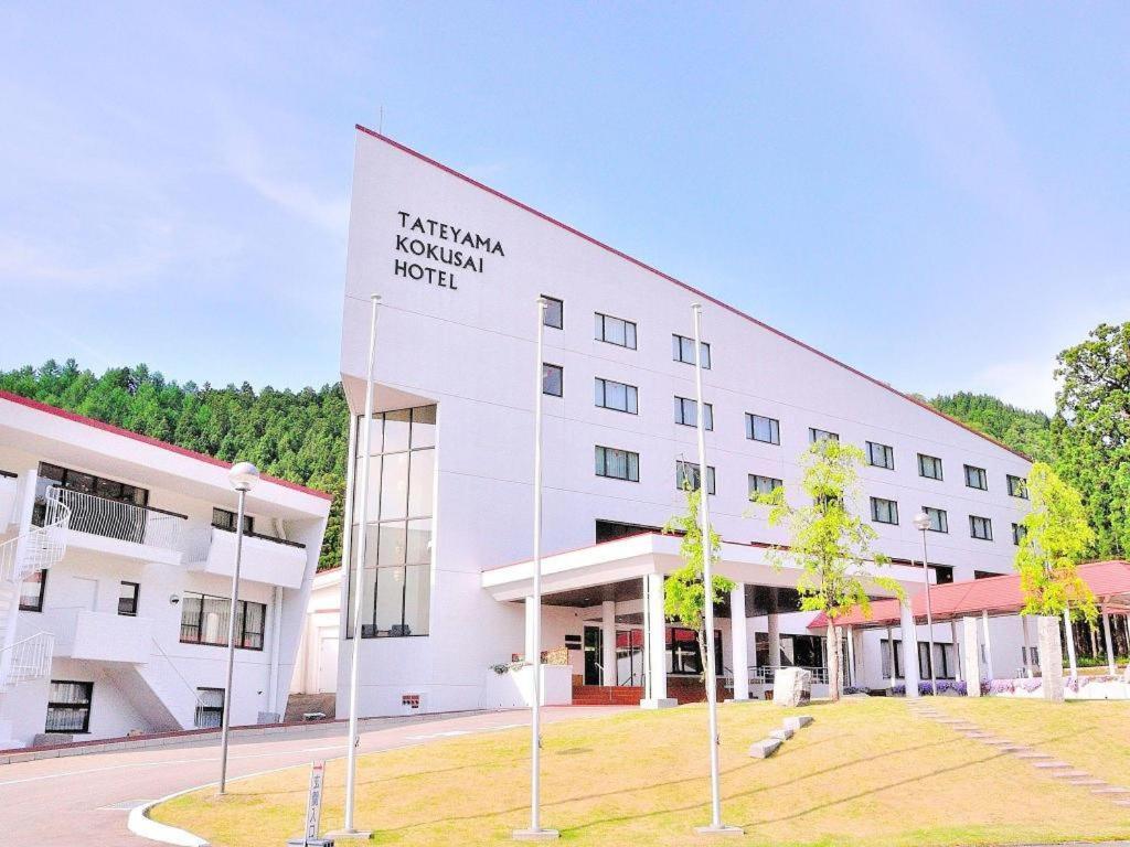 Tateyama Kokusai Hotel Toyama Station Buitenkant foto