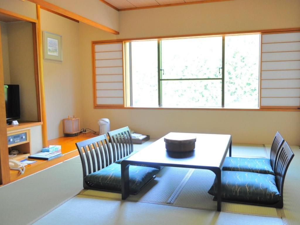Tateyama Kokusai Hotel Toyama Station Buitenkant foto