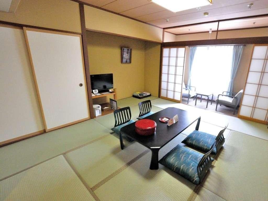 Tateyama Kokusai Hotel Toyama Station Buitenkant foto